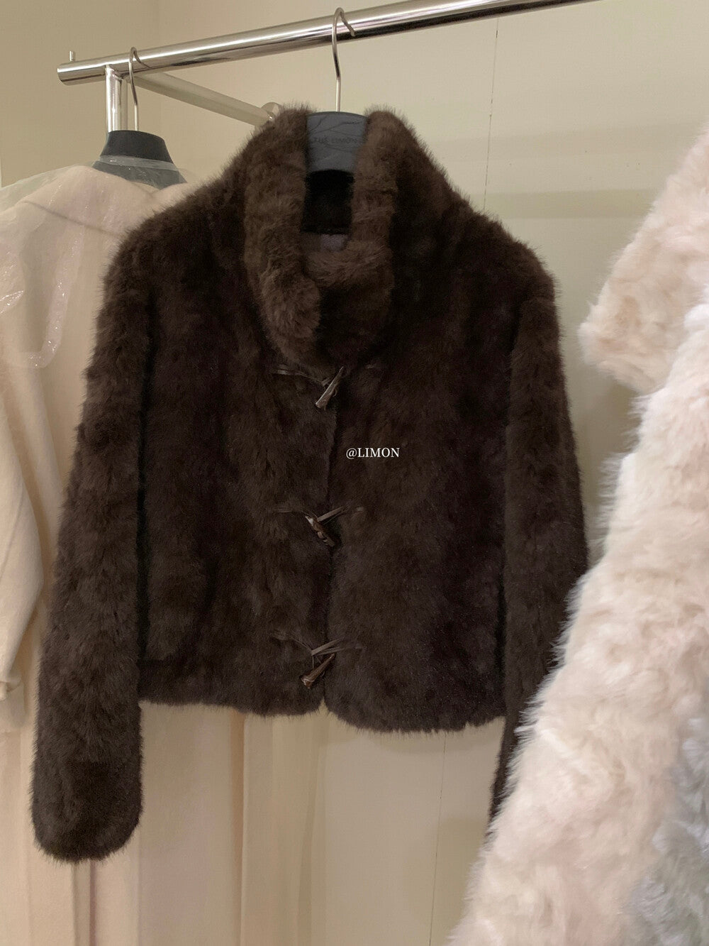 【L1230】實拍檸檬冬季加厚保暖立領牛角扣仿皮草外套251117