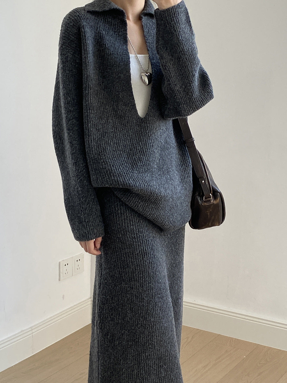 【YP680】 實拍深V慵懶毛衣＋針織長裙(含羊6%) 套裝251023