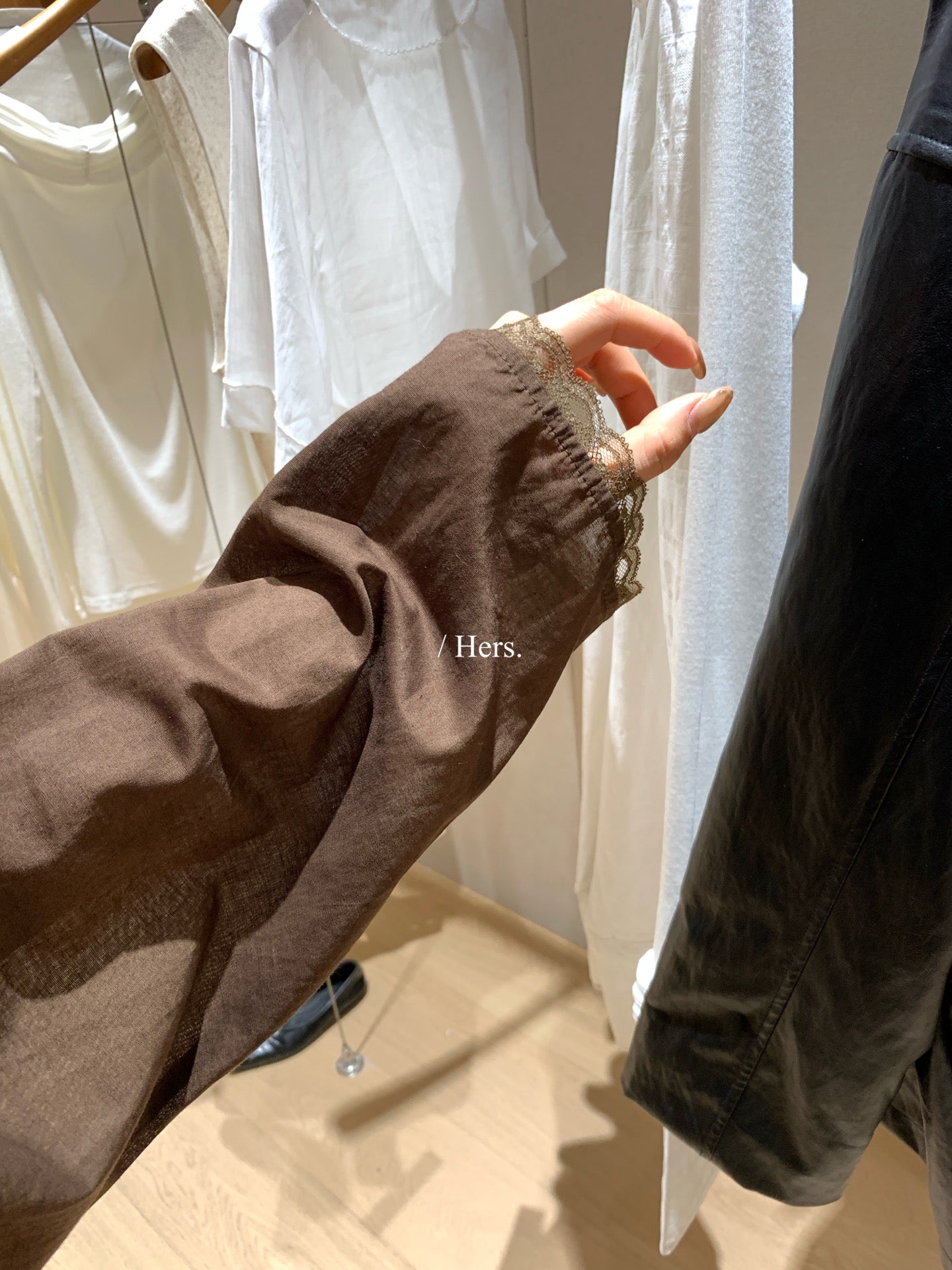 【L80322】Hers法式溫柔度假風🌸百搭顯瘦綁帶V領長袖襯衫260323