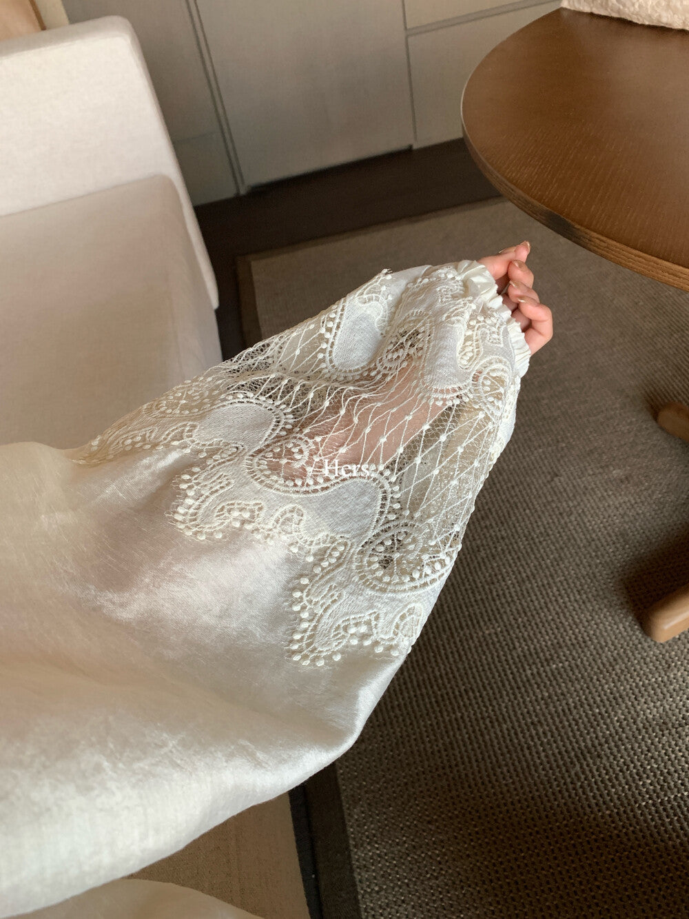 【L80307】Hers法式復古浪漫🌹氣質度假風鏤空提花長袖上衣260323