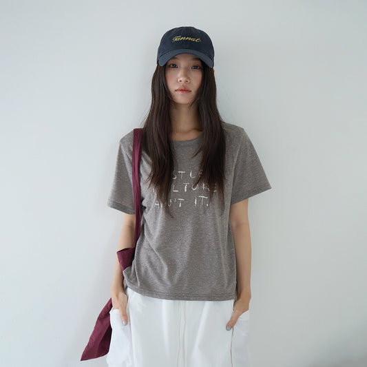 【LD11316】韓系極簡棉麻風☕肌理感字母刺繡寬鬆圓領短袖T恤260601