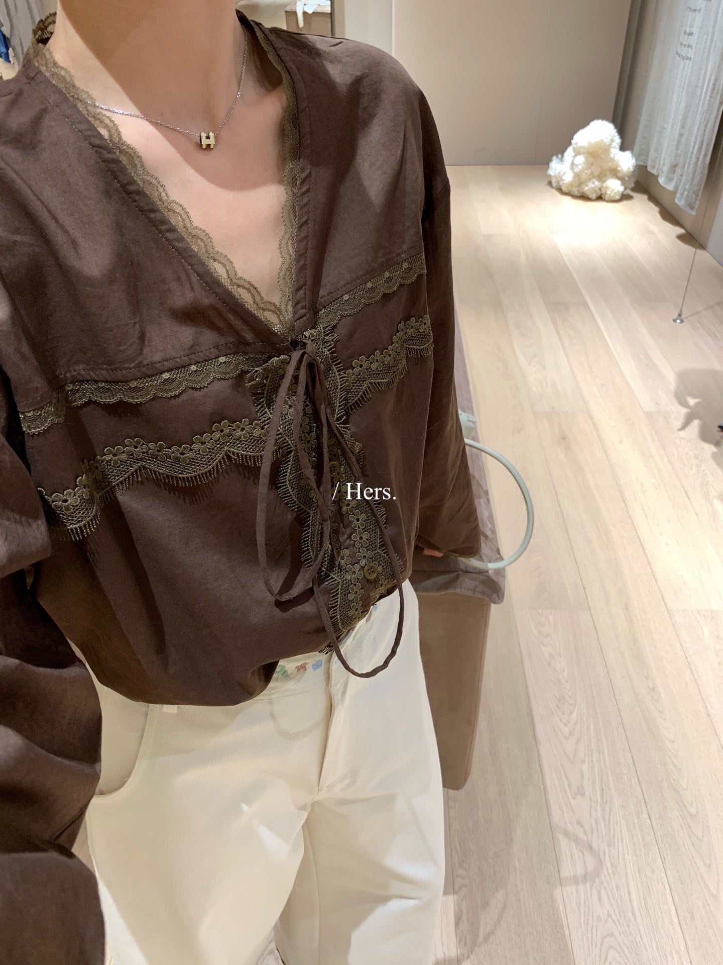 【L80322】Hers法式溫柔度假風🌸百搭顯瘦綁帶V領長袖襯衫260323
