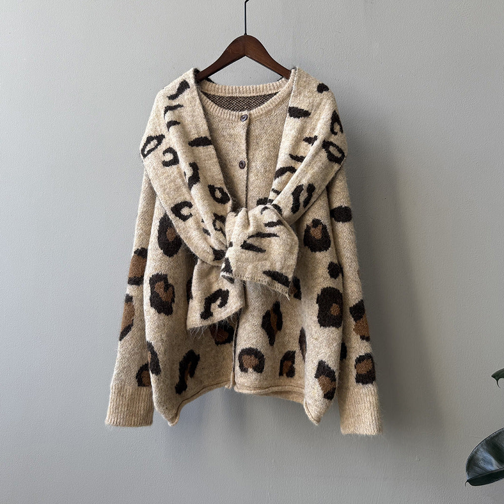 【YP2598】 實拍秋冬慵懶豹紋開衫毛衣+圍巾（含羊毛3%)251023