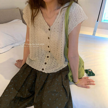 【L11293】夏日法式溫柔鏤空設計花邊V領短袖針織衫260728