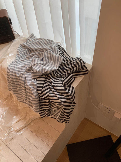 【L10695】韓系復古學院風🐎百搭親膚條紋小馬刺繡圓領短袖T恤260526