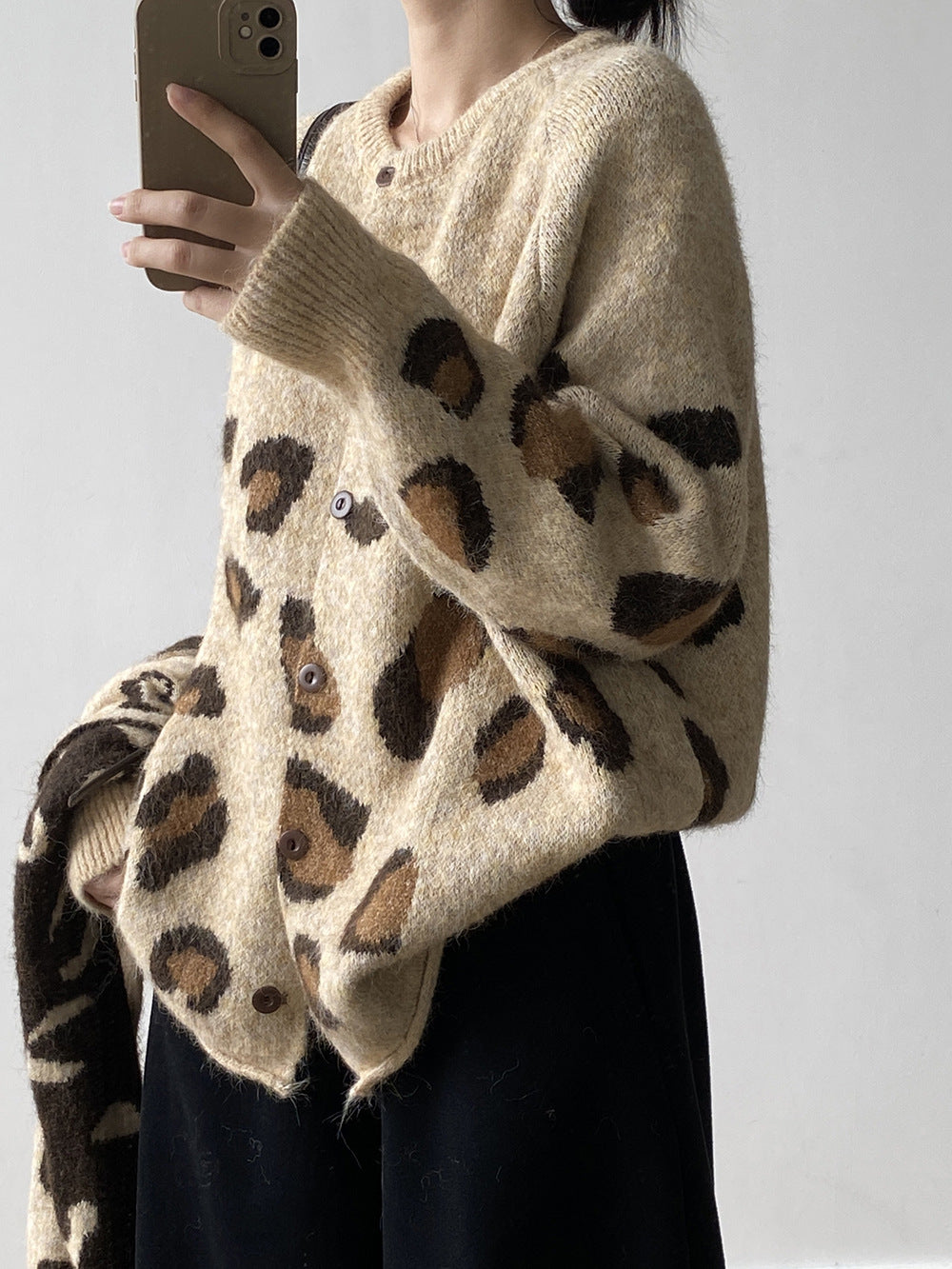 【YP2598】 實拍秋冬慵懶豹紋開衫毛衣+圍巾（含羊毛3%)251023