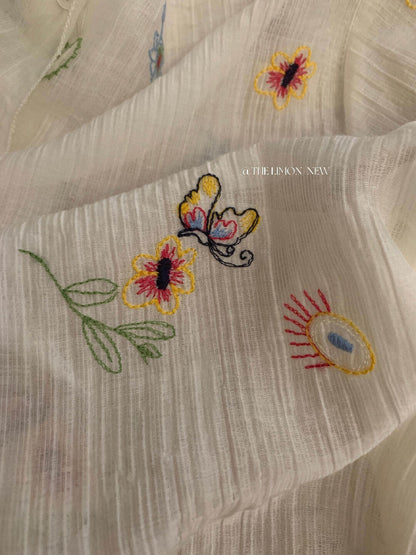 【L10607】仙氣氧氣感🍃溫柔刺繡肌理感V領防曬長袖襯衫260511