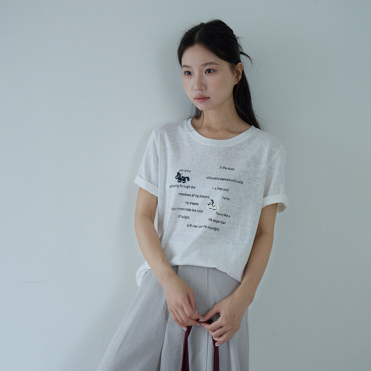 【LD11201】實拍夏日必備白T！小馬刺繡字母印花圓領寬鬆短袖上衣260331