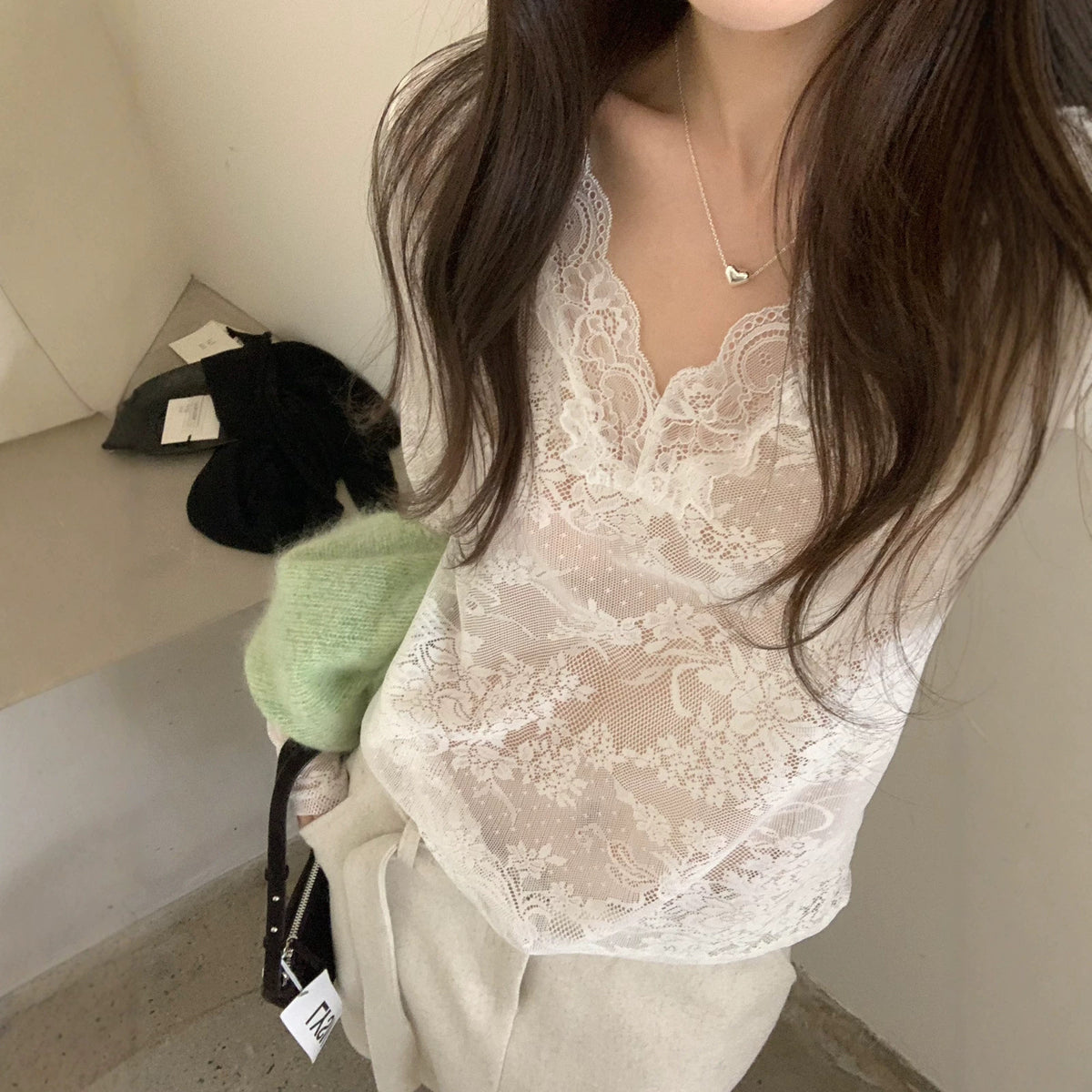 【LS71250】實拍IMISS溫柔日常・蕾絲提花V領內搭上衣261006