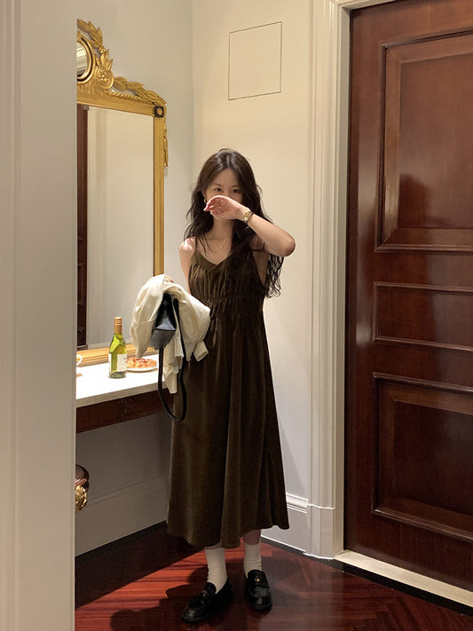 在台現貨【N8185】實拍韓國冬春氣質千金溫柔v領燈芯絨吊帶洋裝